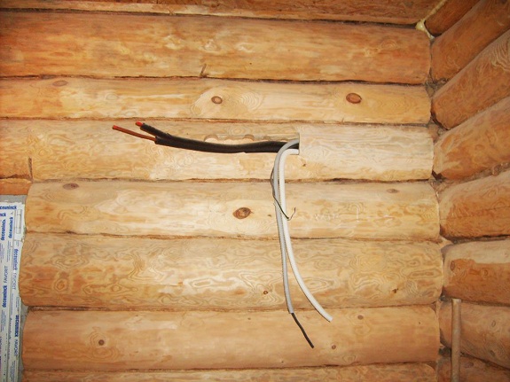 Скрытая проводка в деревянном доме